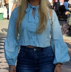 Blue long sleeves top